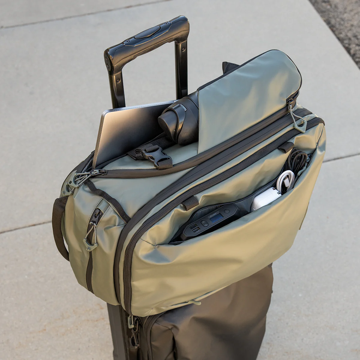 TRANSIT Travel Backpack 45L in Wasatch Green - Image 8